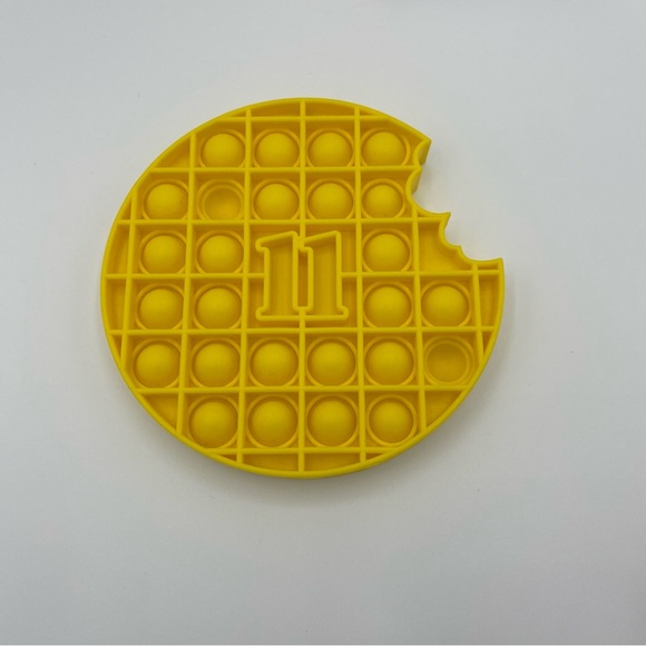 Stranger Things Game Set Uno Mad Libs Pop Its Fidgets Waffle Demogorgon Gifts - Picture 2 of 13